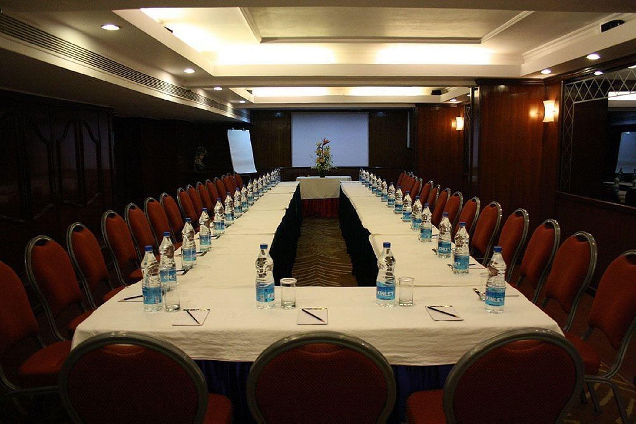 Hotel Bawa International Bombaim Instalações foto