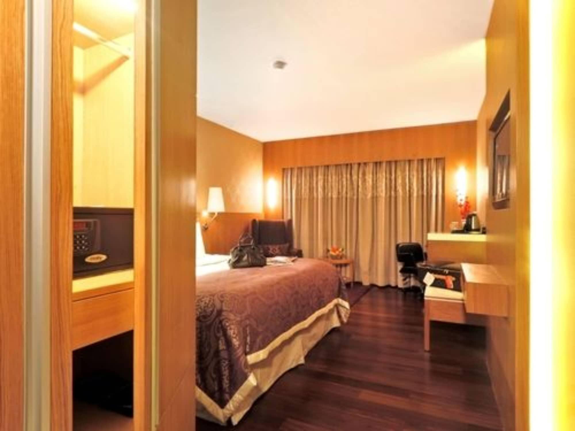 Hotel Bawa International Bombaim Exterior foto